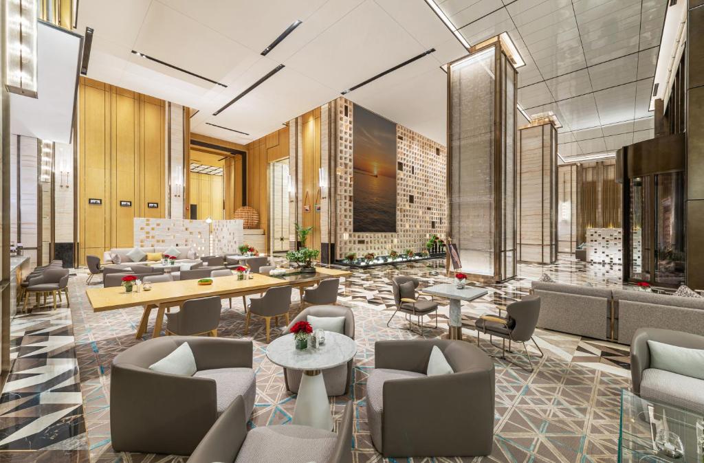 Khu vực ghế ngồi tại Narcissus The Royal Hotel